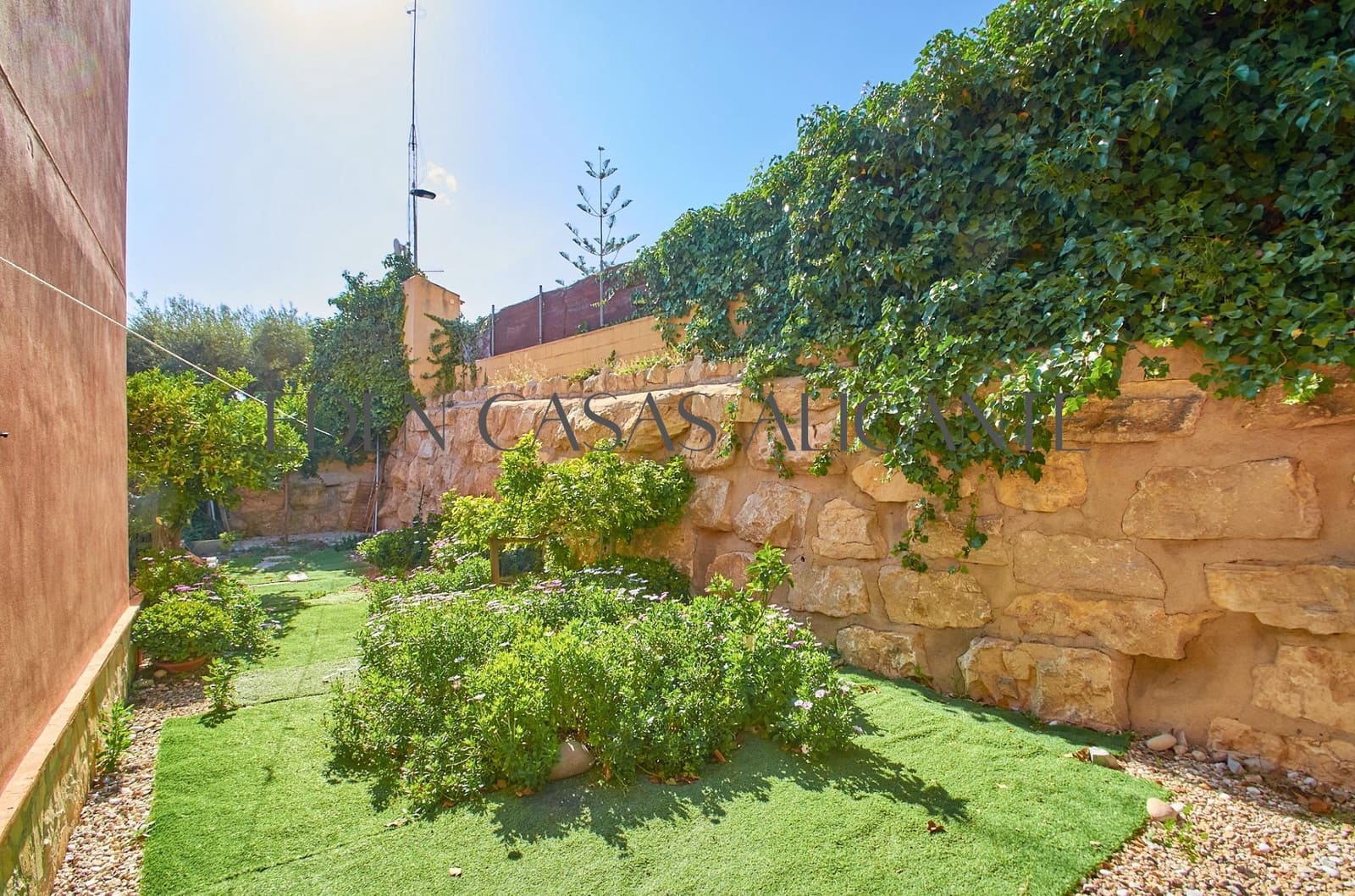 4 bedroom Semi-detached Villa for sale in Muchamiel / Mutxamel with pool - € 343,000 (Ref: 9846587)