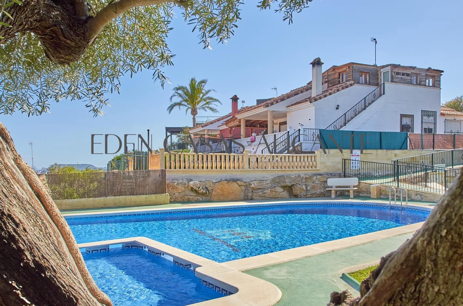 4 bedroom Semi-detached Villa for sale in Muchamiel / Mutxamel with pool - € 343,000 (Ref: 9846587)