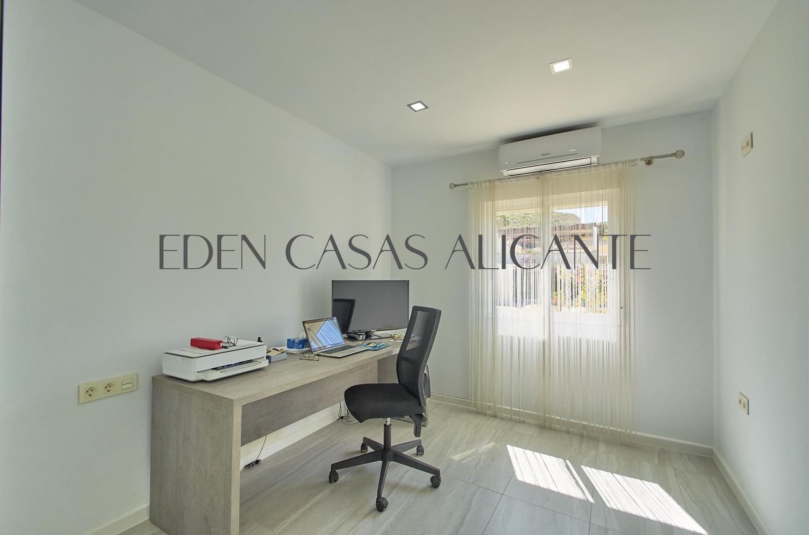 4 quarto Moradia para venda em Busot com piscina garagem - 450 000 € (Ref: 9867124)