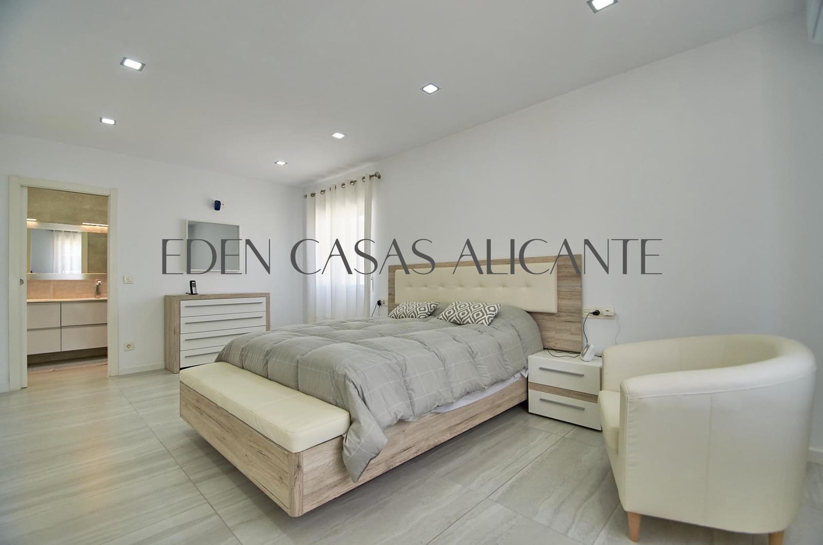 4 quarto Moradia para venda em Busot com piscina garagem - 450 000 € (Ref: 9867124)