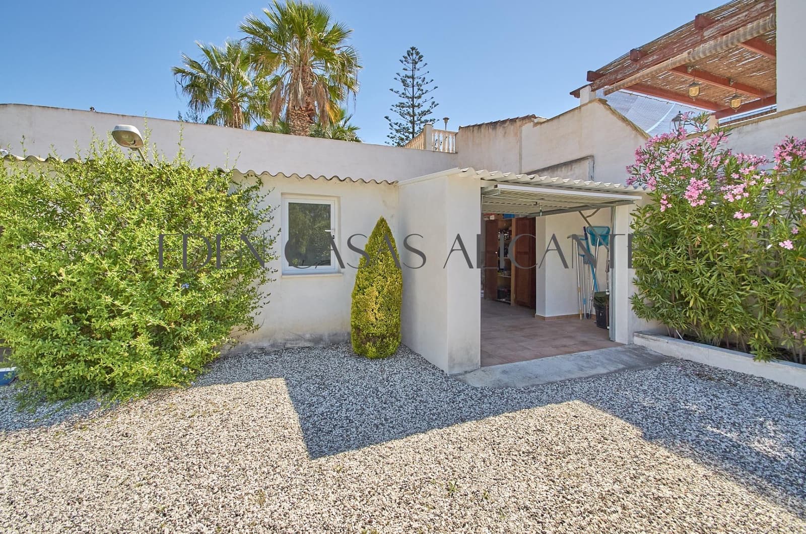 4 quarto Moradia para venda em Busot com piscina garagem - 450 000 € (Ref: 9867124)