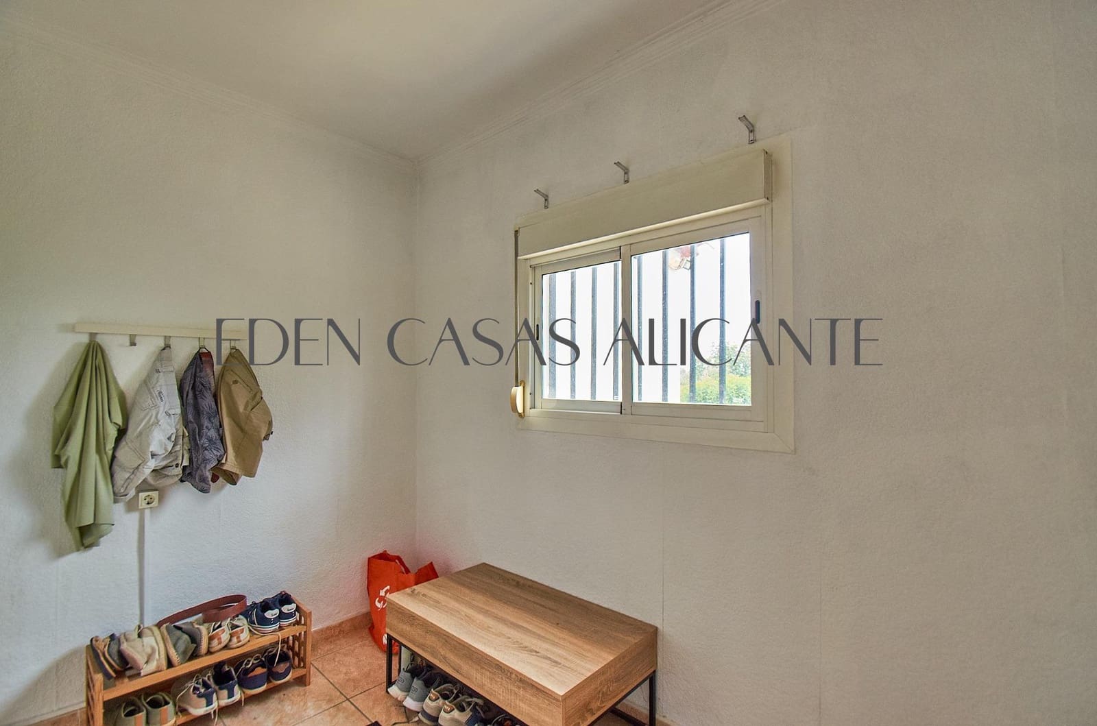Chalet de 3 habitaciones en Biar en venta - 199.900 € (Ref: 9904156)
