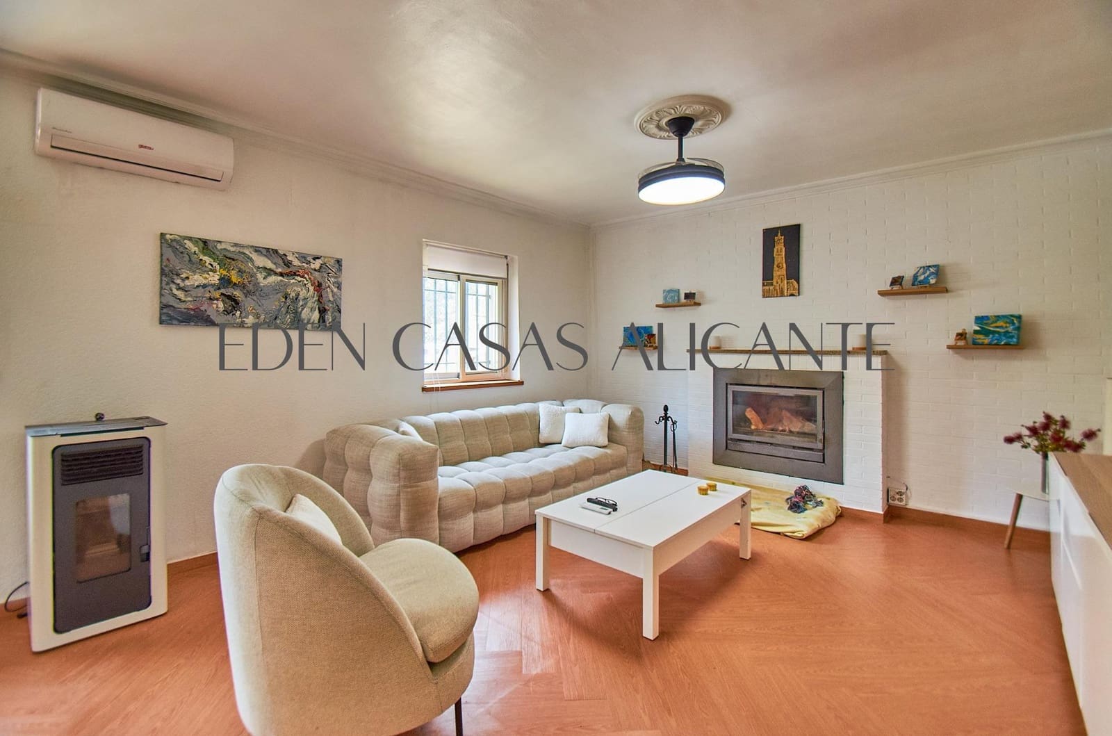Chalet de 3 habitaciones en Biar en venta - 199.900 € (Ref: 9904156)
