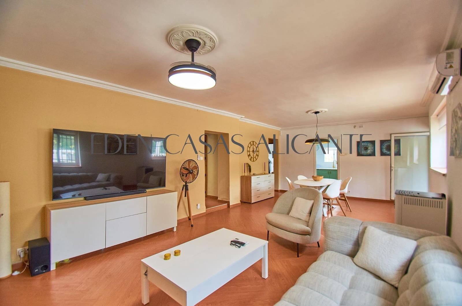 Chalet de 3 habitaciones en Biar en venta - 199.900 € (Ref: 9904156)