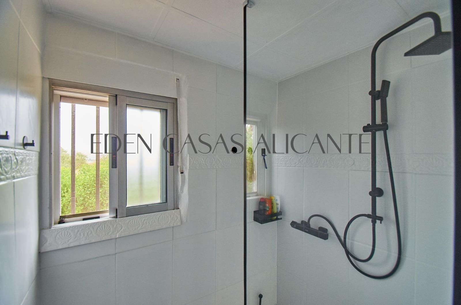 Chalet de 3 habitaciones en Biar en venta - 199.900 € (Ref: 9904156)