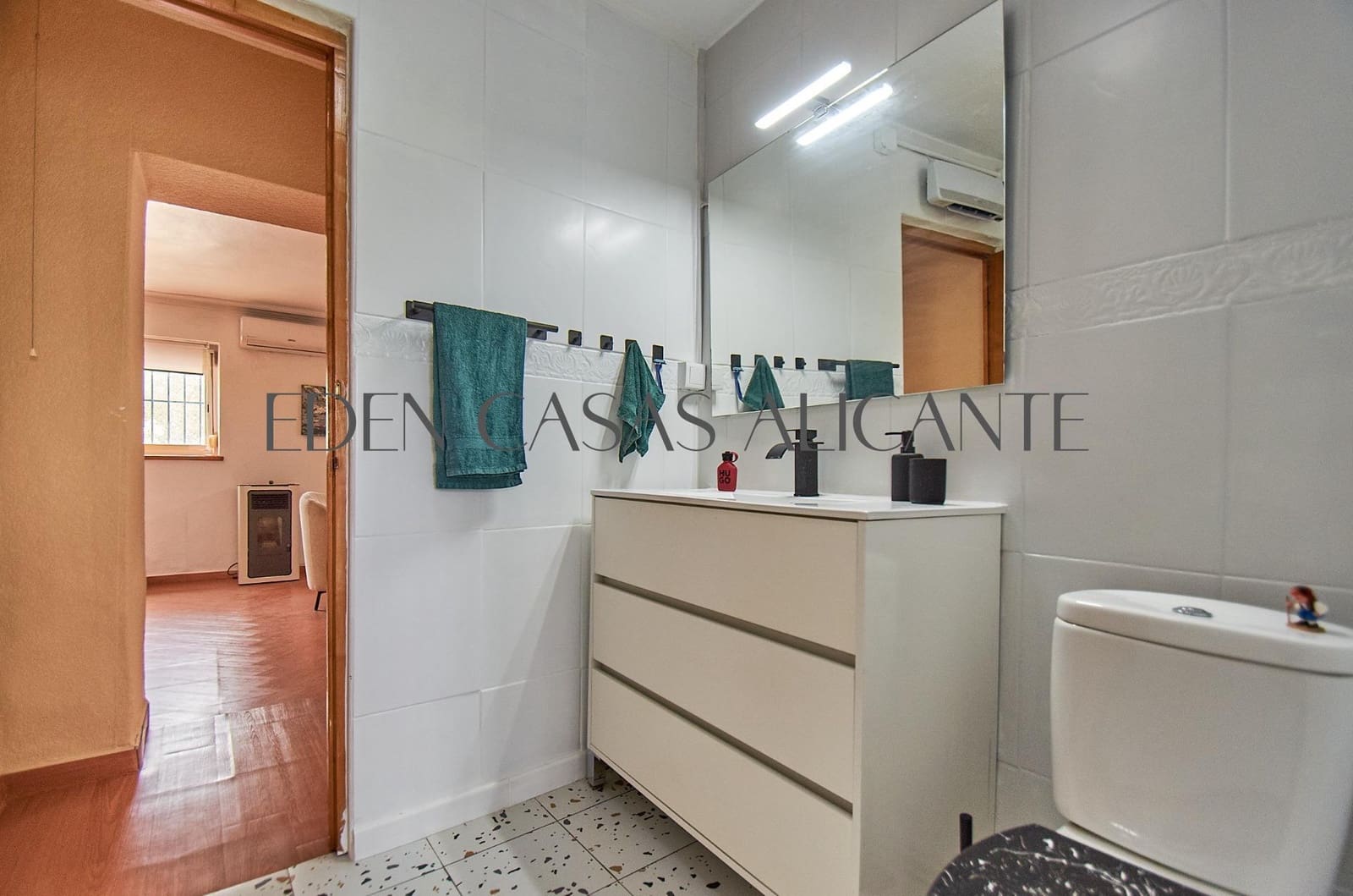 Chalet de 3 habitaciones en Biar en venta - 199.900 € (Ref: 9904156)