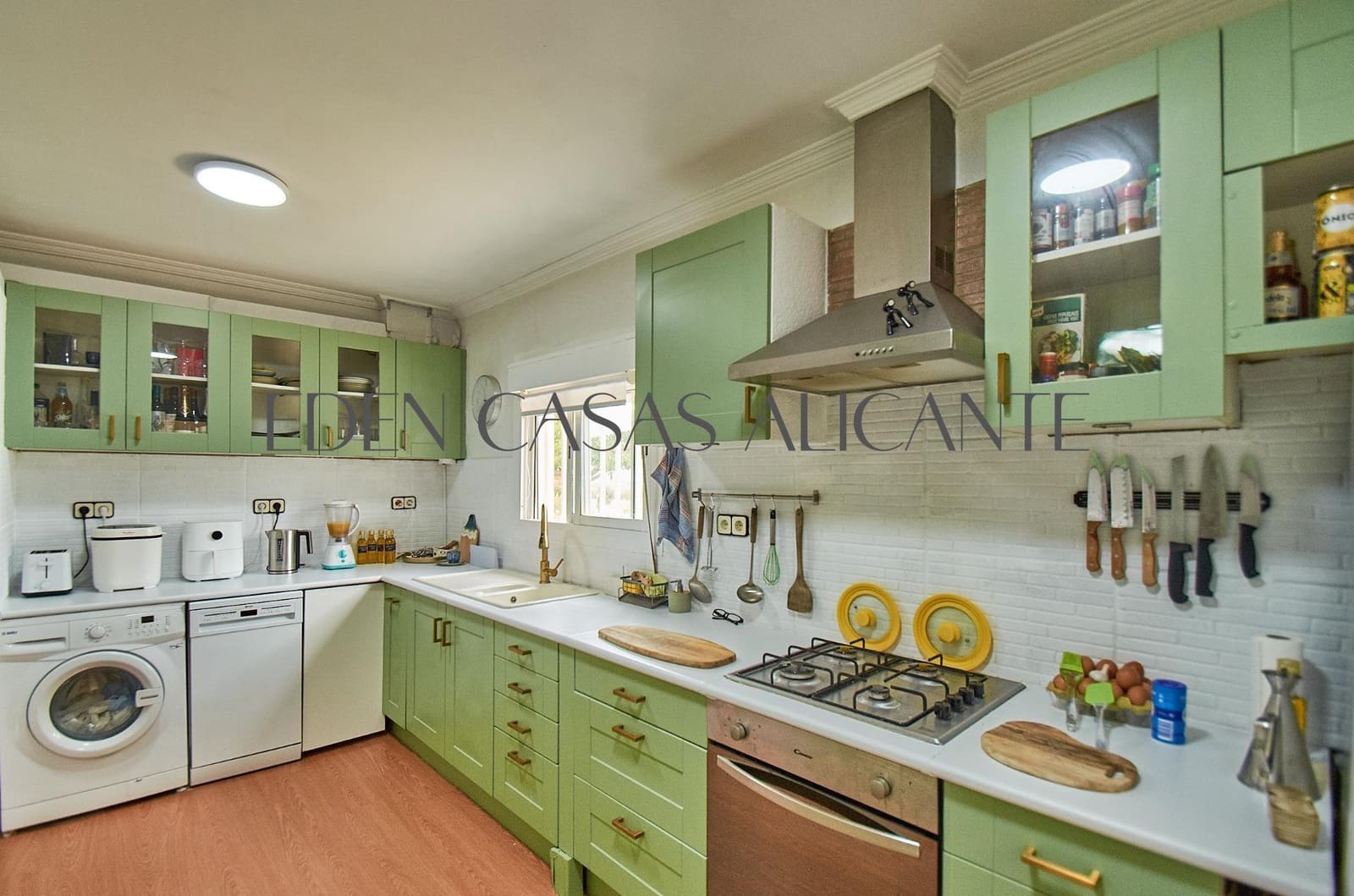 Chalet de 3 habitaciones en Biar en venta - 199.900 € (Ref: 9904156)