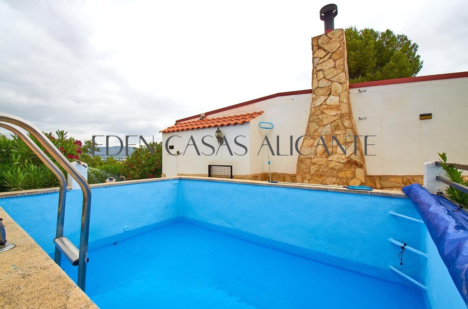 Chalet de 3 habitaciones en Biar en venta - 199.900 € (Ref: 9904156)