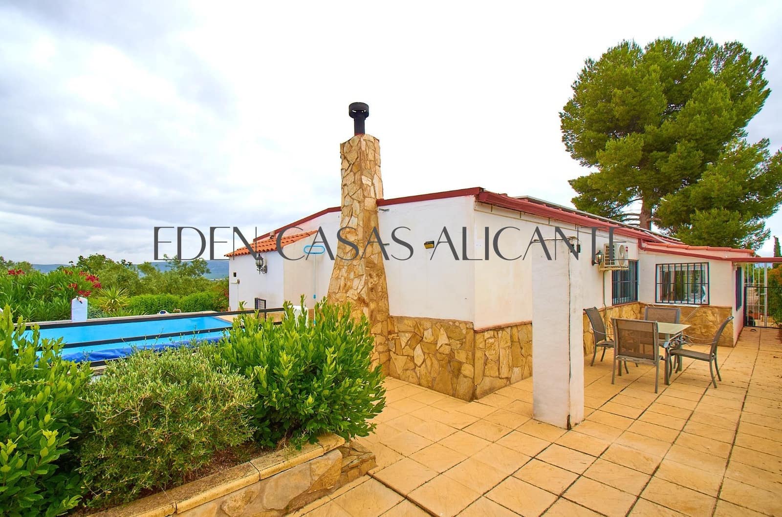 Chalet de 3 habitaciones en Biar en venta - 199.900 € (Ref: 9904156)