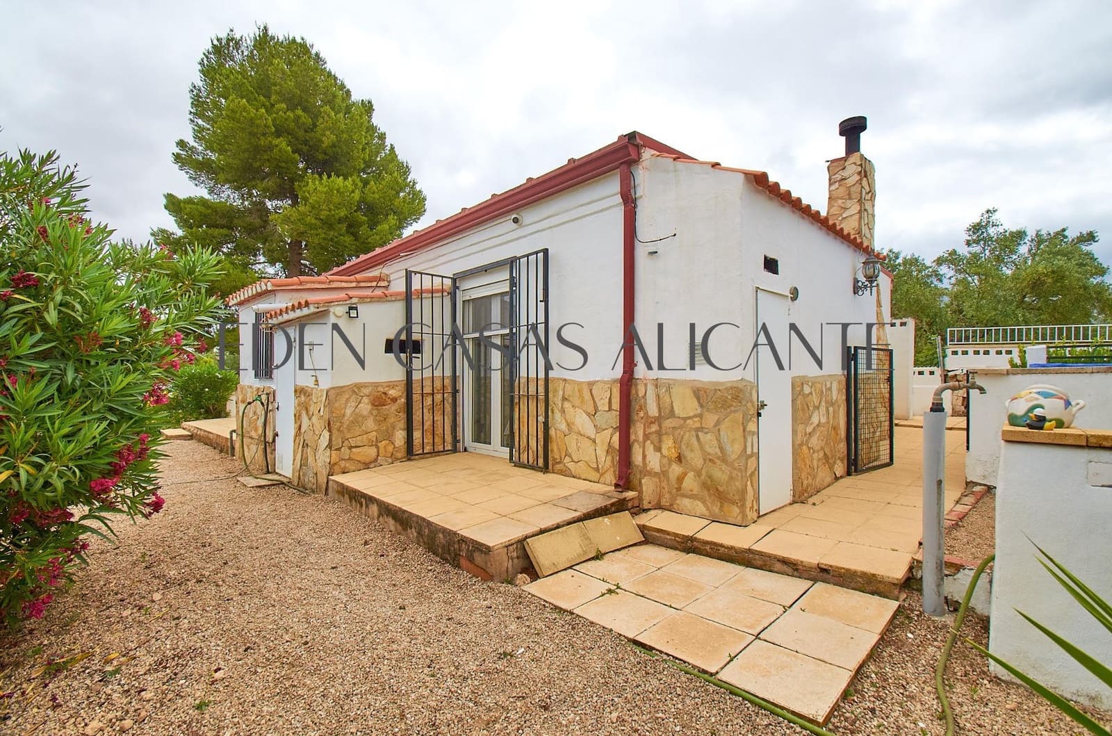 Chalet de 3 habitaciones en Biar en venta - 199.900 € (Ref: 9904156)