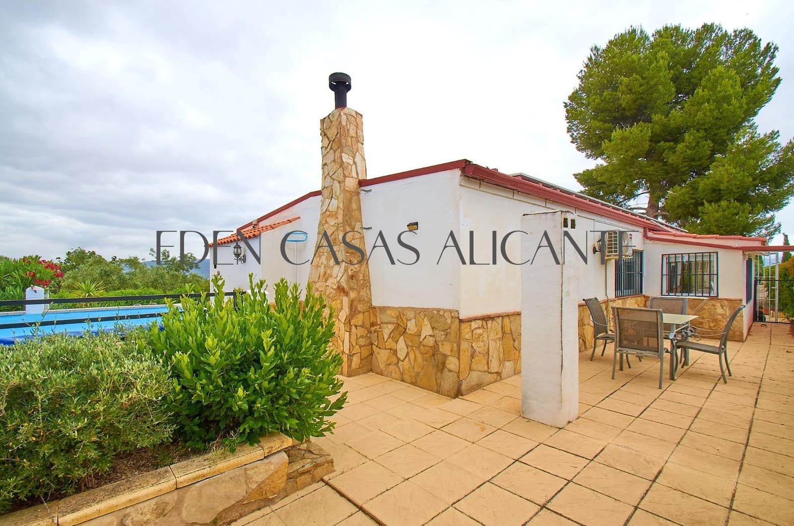 Chalet de 3 habitaciones en Biar en venta - 199.900 € (Ref: 9904156)