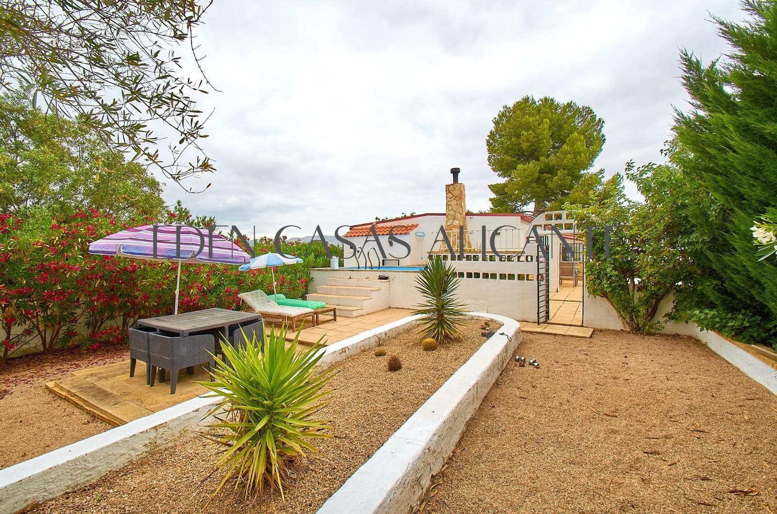 Chalet de 3 habitaciones en Biar en venta - 199.900 € (Ref: 9904156)