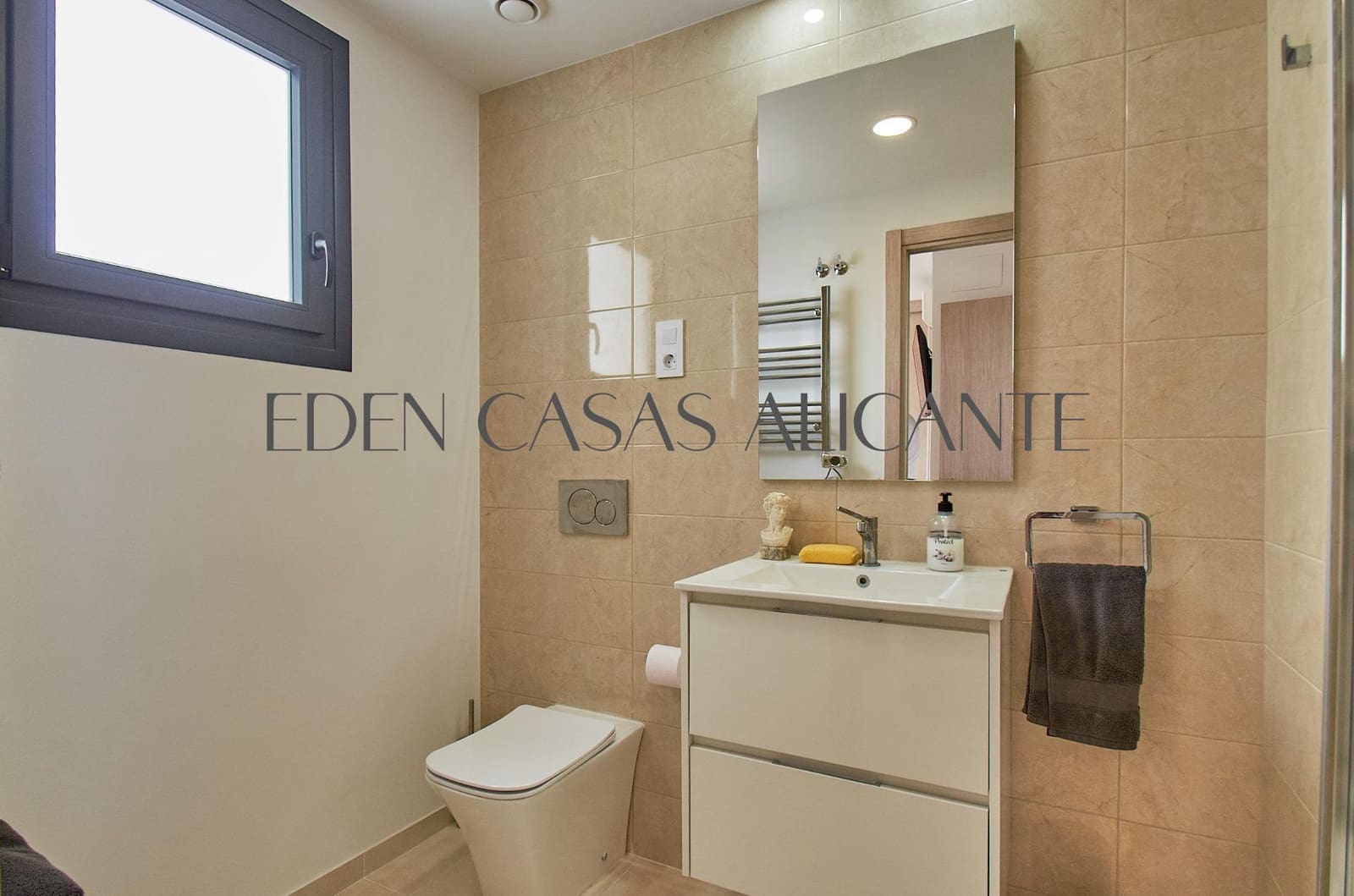 3 Zimmer Doppelhaus zu verkaufen in Busot mit Pool - 395.000 € (Ref: 9936533)