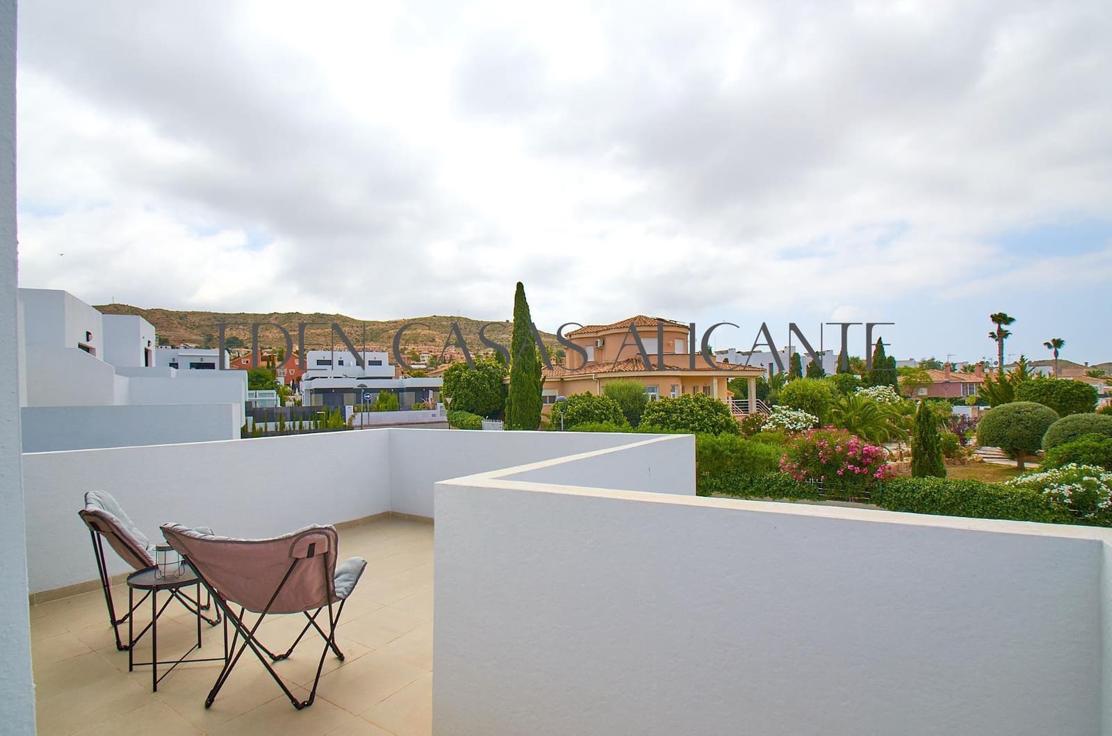 3 Zimmer Doppelhaus zu verkaufen in Busot mit Pool - 395.000 € (Ref: 9936533)