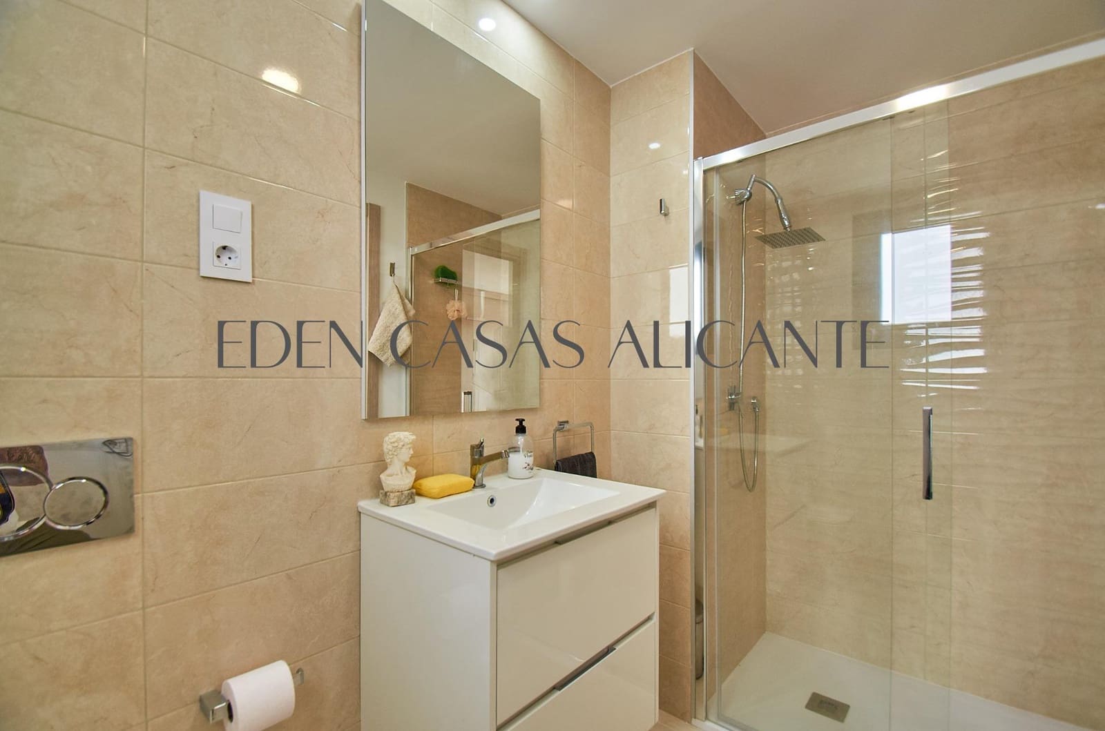3 Zimmer Doppelhaus zu verkaufen in Busot mit Pool - 395.000 € (Ref: 9936533)