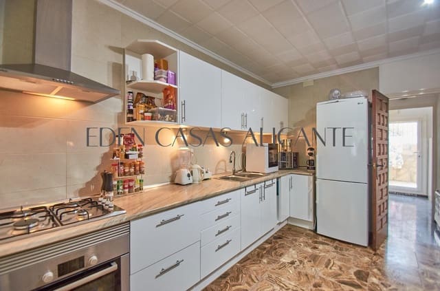 2 makuuhuone Bungalow myytävänä paikassa Coveta Fuma, El Campello - 230 000 € (Ref: 9938339)