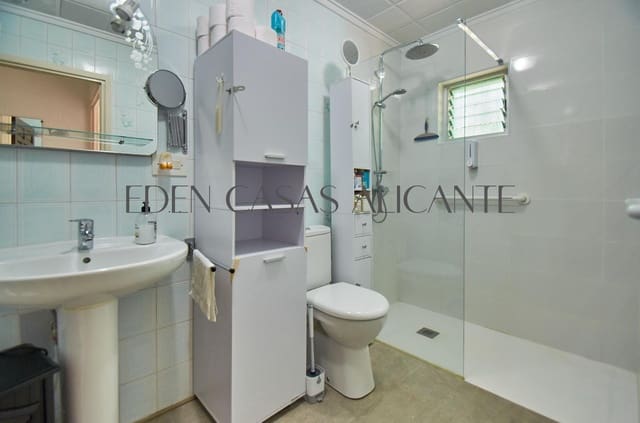 2 makuuhuone Bungalow myytävänä paikassa Coveta Fuma, El Campello - 230 000 € (Ref: 9938339)