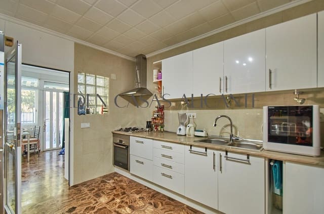 2 makuuhuone Bungalow myytävänä paikassa Coveta Fuma, El Campello - 230 000 € (Ref: 9938339)