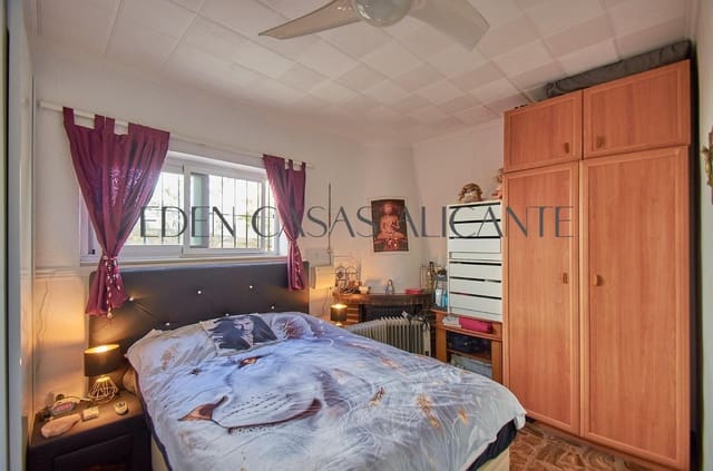 2 makuuhuone Bungalow myytävänä paikassa Coveta Fuma, El Campello - 230 000 € (Ref: 9938339)
