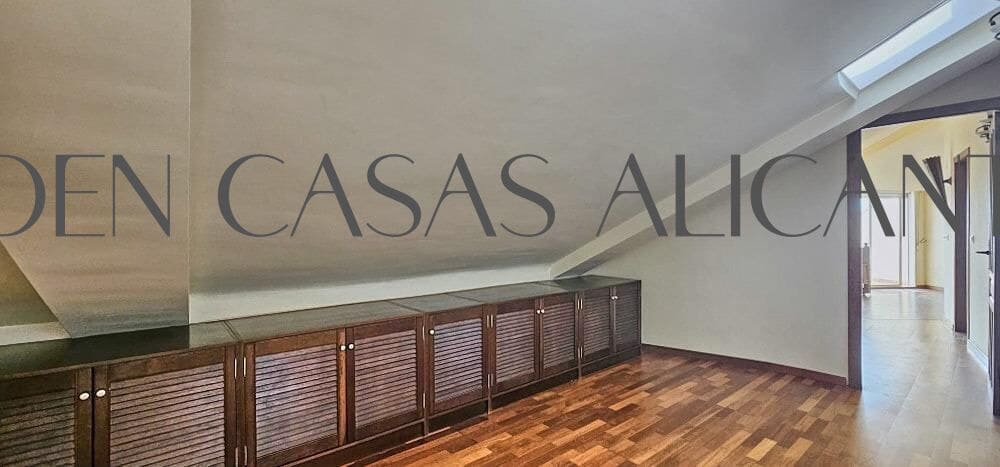 6 bedroom Villa for sale in Busot with garage - € 620,000 (Ref: 9985109)
