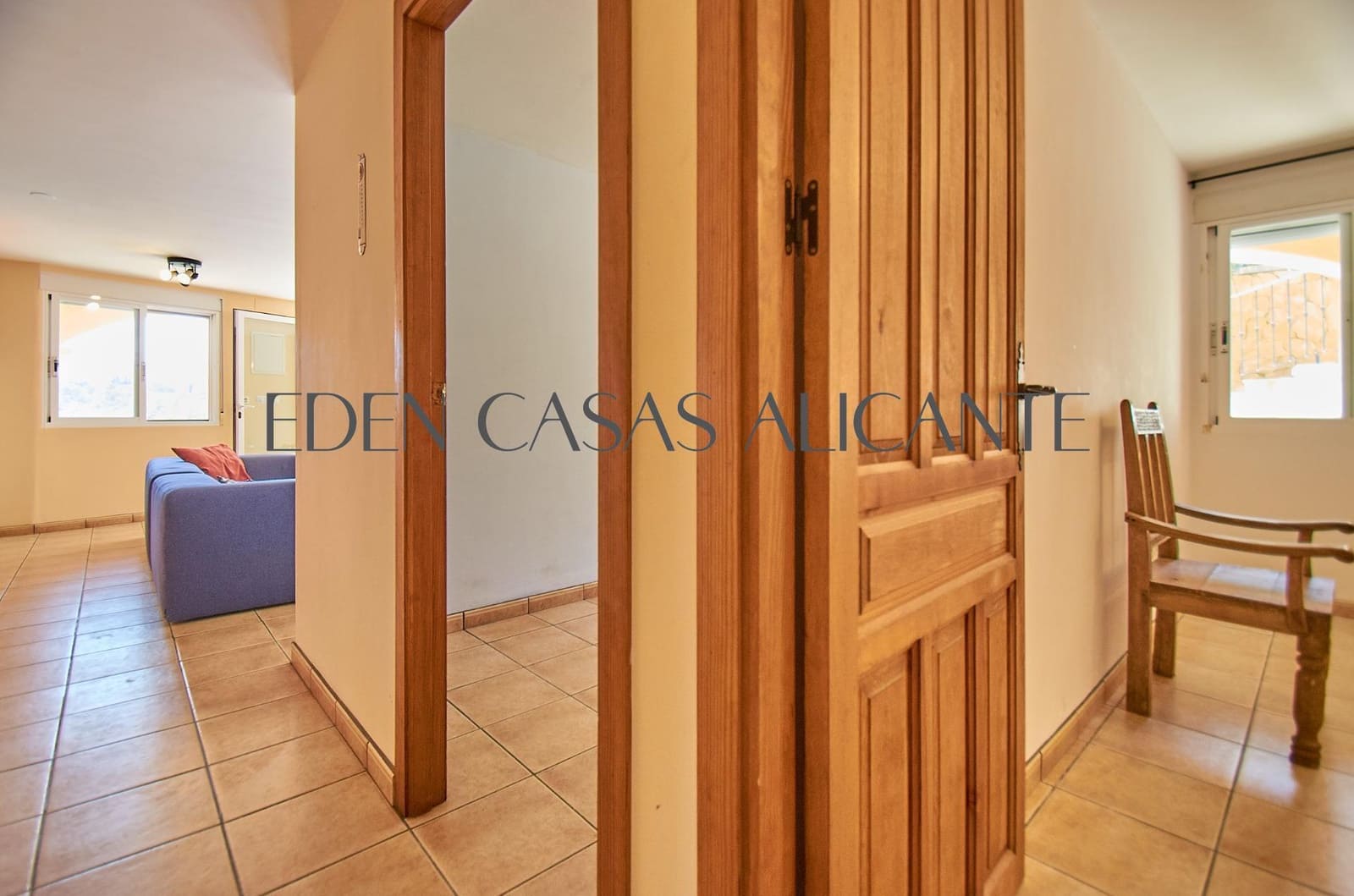 6 bedroom Villa for sale in Busot with garage - € 620,000 (Ref: 9985109)