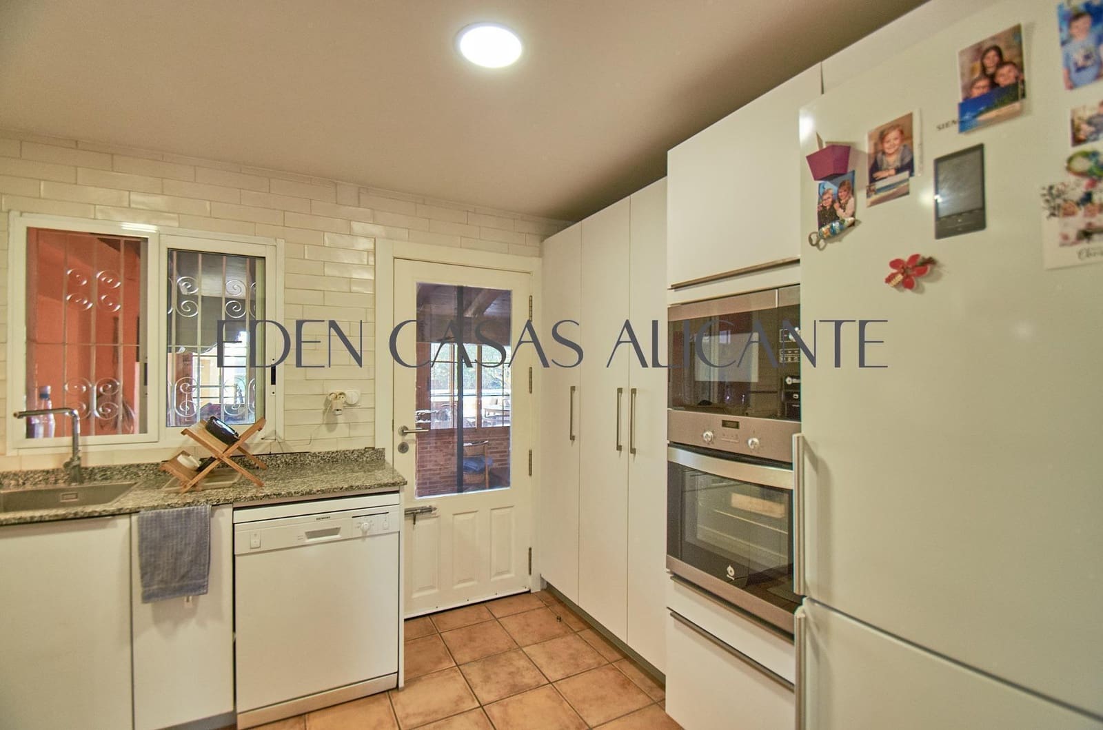 4 soverom Villa til salgs i Busot med svømmebasseng garasje - € 475 000 (Ref: 9998923)