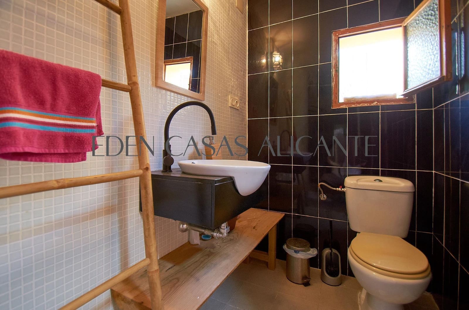 4 soverom Villa til salgs i Busot med svømmebasseng garasje - € 475 000 (Ref: 9998923)