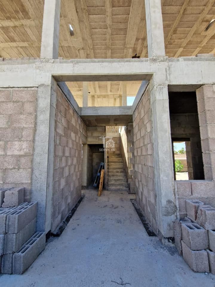 4 soveværelse Villa til salg i Arona med swimmingpool garage - € 1.250.000 (Ref: 8873471)