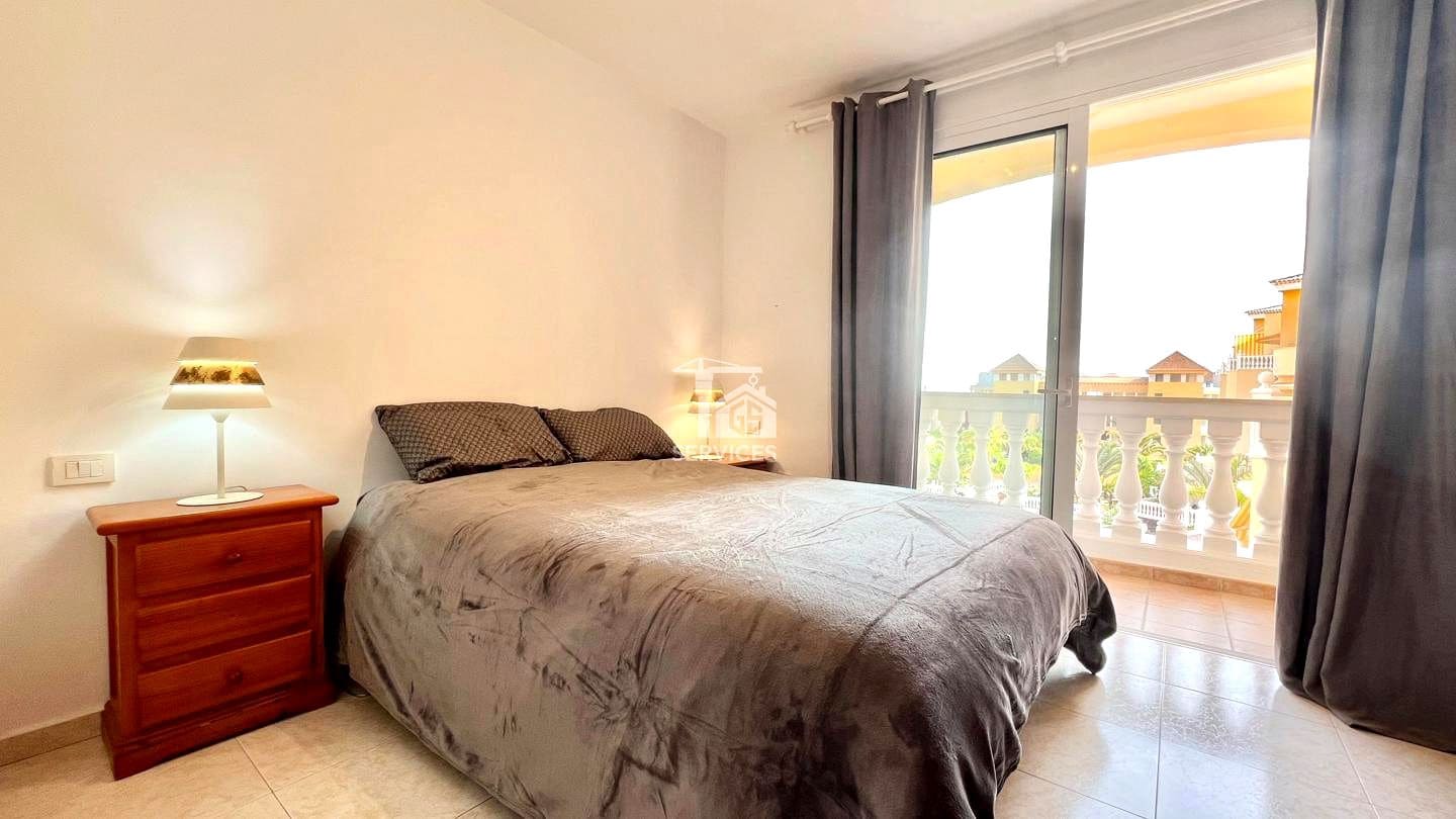 2 sovrum Lägenhet till salu i Arona med pool garage - 415 000 € (Ref: 9006351)