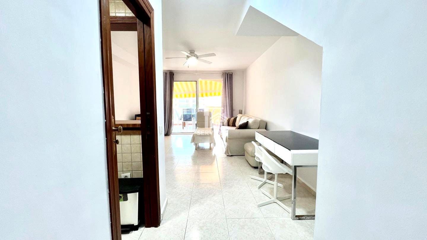 2 sovrum Lägenhet till salu i Arona med pool garage - 415 000 € (Ref: 9006351)