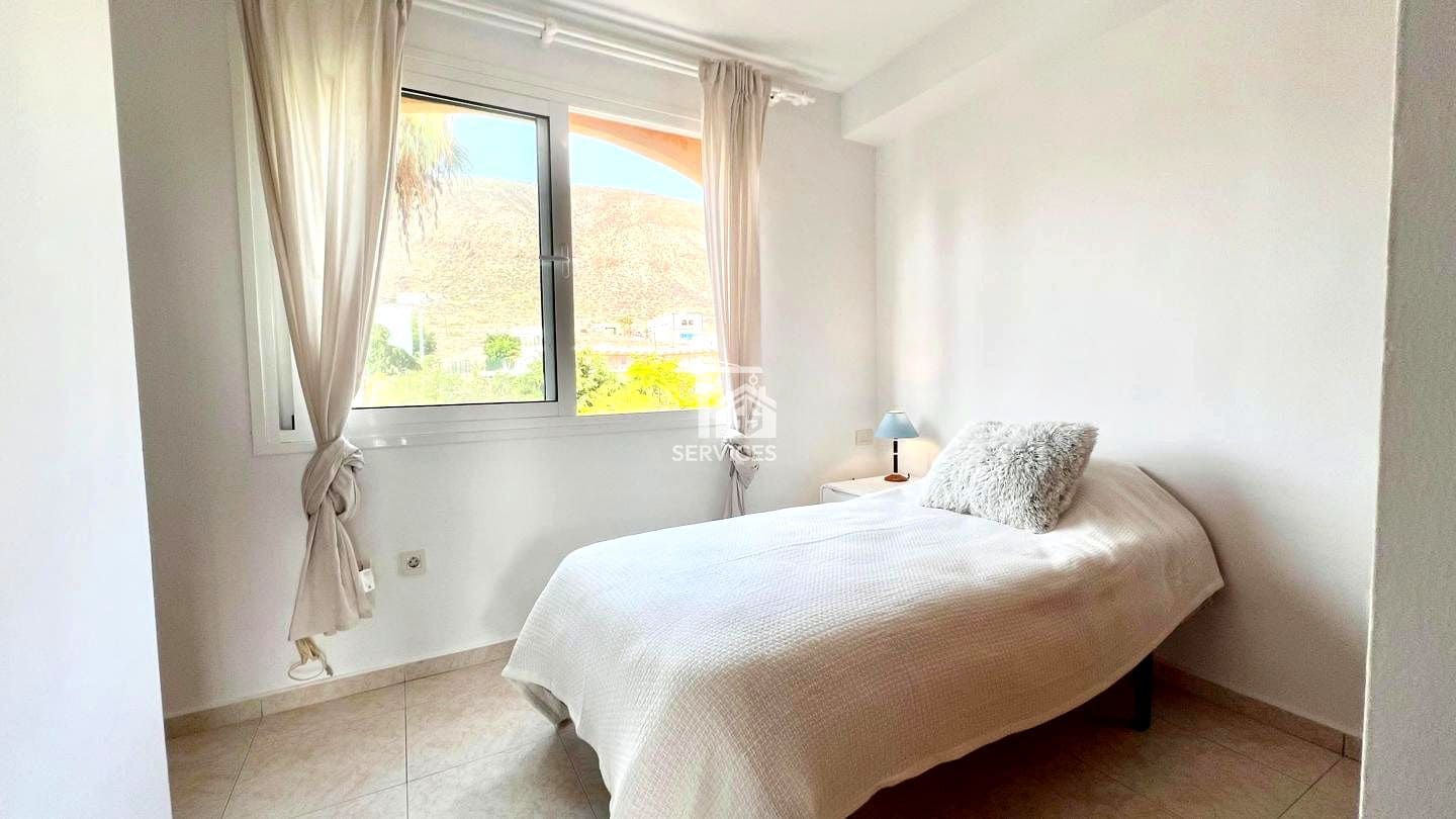 2 sovrum Lägenhet till salu i Arona med pool garage - 415 000 € (Ref: 9006351)