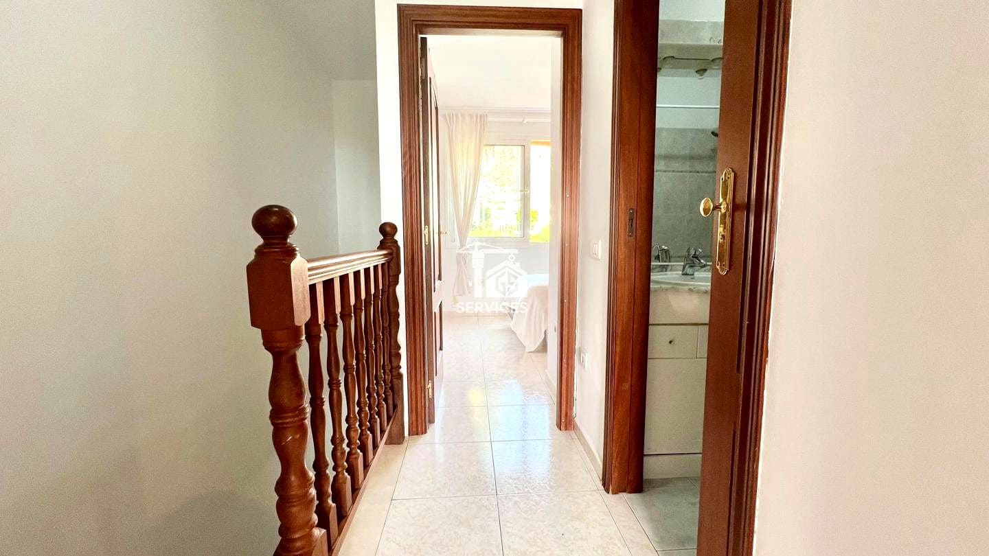 2 sovrum Lägenhet till salu i Arona med pool garage - 415 000 € (Ref: 9006351)