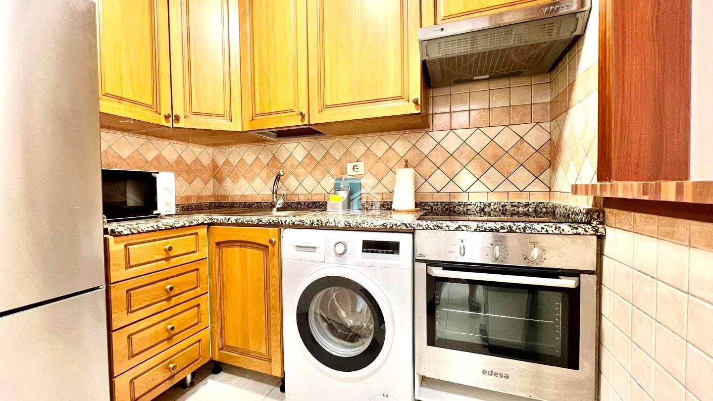 2 sovrum Lägenhet till salu i Arona med pool garage - 415 000 € (Ref: 9006351)