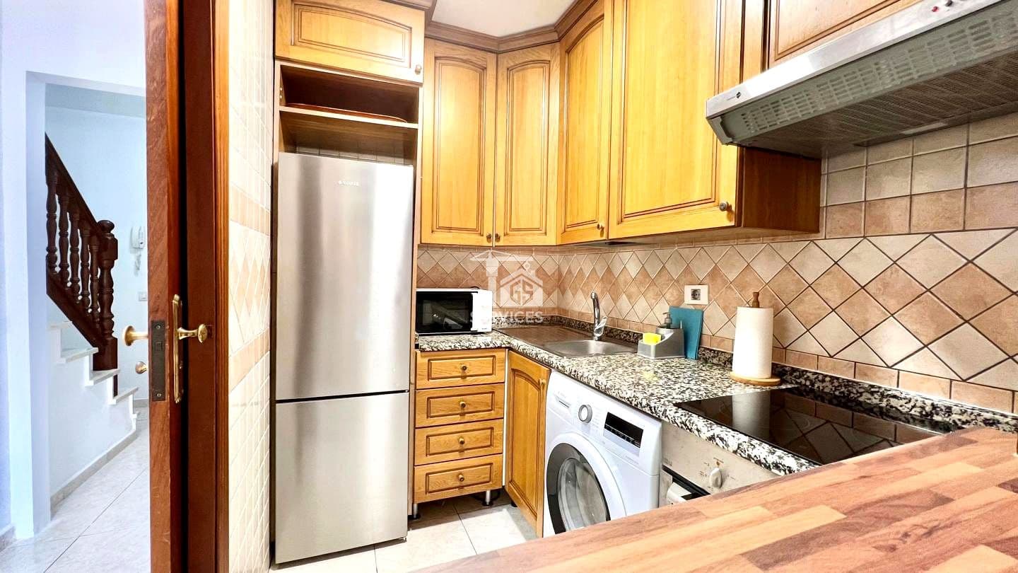 2 sovrum Lägenhet till salu i Arona med pool garage - 415 000 € (Ref: 9006351)