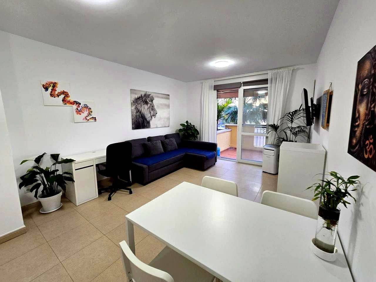 2 slaapkamer Flat te huur in Costa Adeje met zwembad garage - € 2.000 (Ref: 9033842)