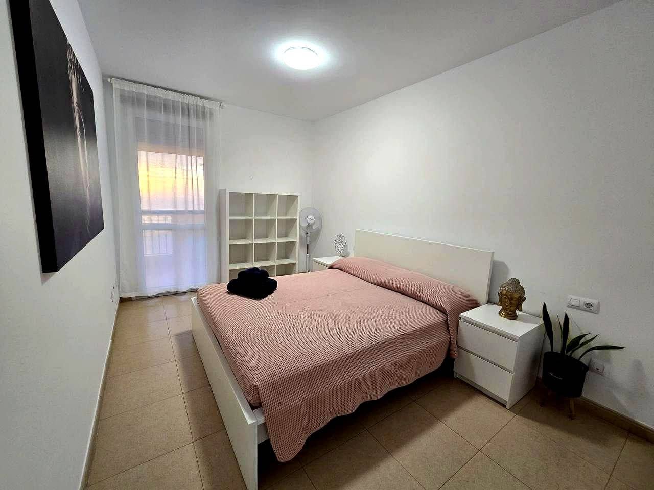 2 slaapkamer Flat te huur in Costa Adeje met zwembad garage - € 2.000 (Ref: 9033842)