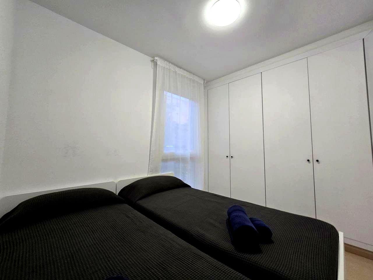 2 slaapkamer Flat te huur in Costa Adeje met zwembad garage - € 2.000 (Ref: 9033842)