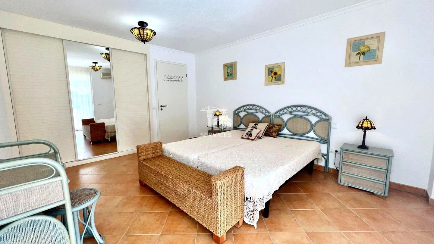 1 bedroom Flat for sale in Arona with garage - € 399,000 (Ref: 9074381)