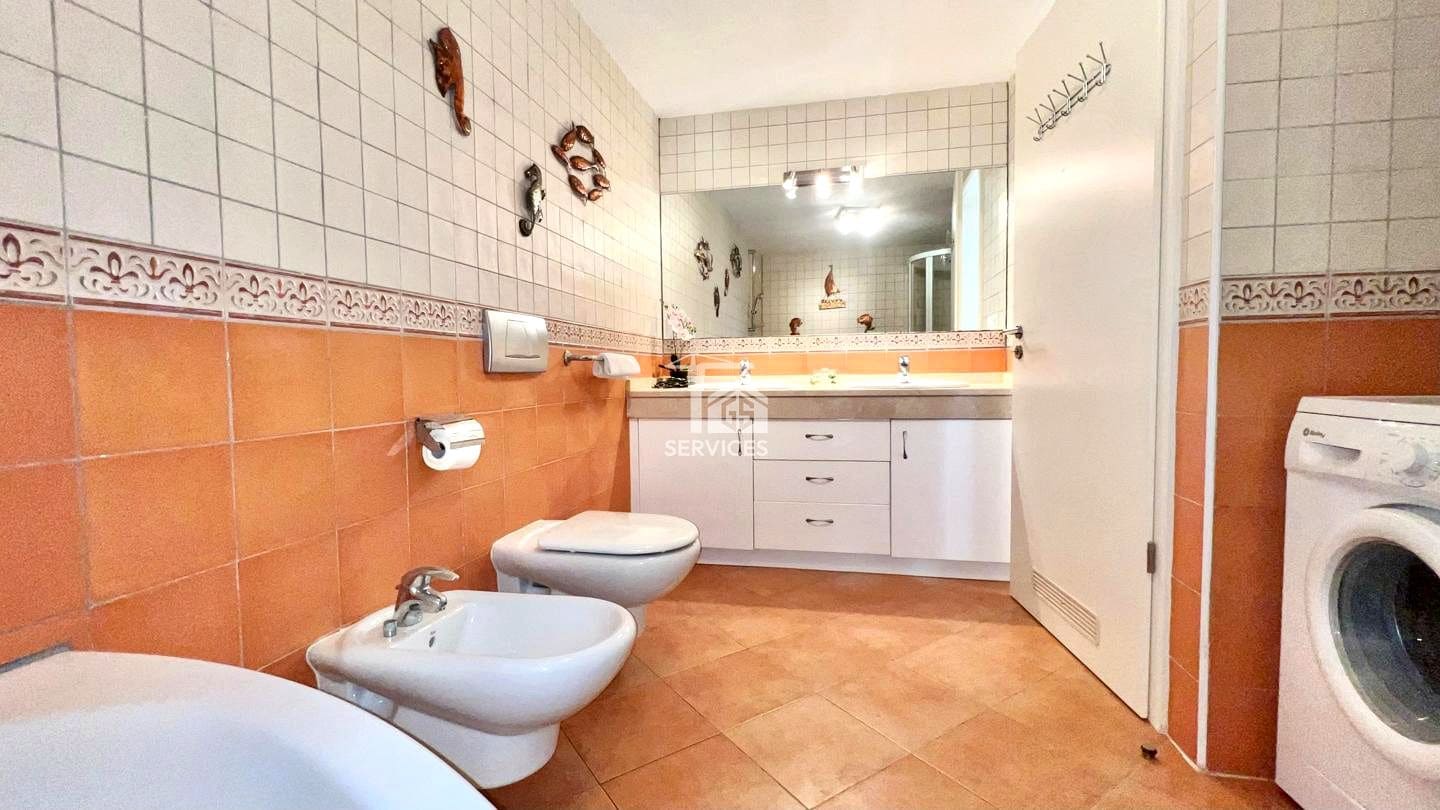 1 bedroom Flat for sale in Arona with garage - € 399,000 (Ref: 9074381)