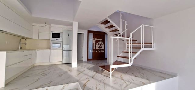 2 slaapkamer Flat te koop in Los Gigantes, Santiago del Teide met zwembad - € 575.000 (Ref: 9094517)