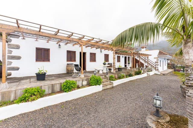 11 soveværelse Finca/Landehus til salg i Los Realejos med swimmingpool garage - € 2.800.000 (Ref: 9108346)