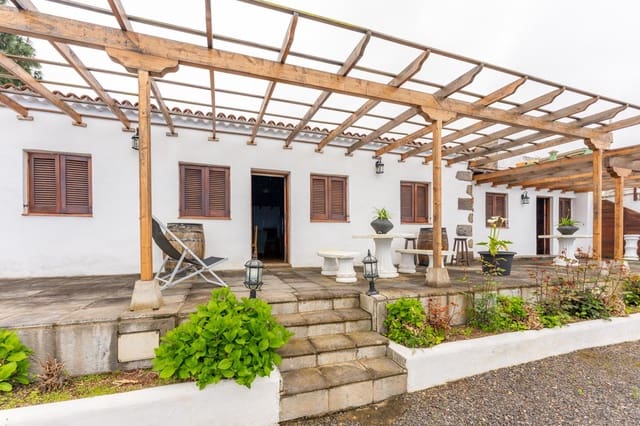 11 soveværelse Finca/Landehus til salg i Los Realejos med swimmingpool garage - € 2.800.000 (Ref: 9108346)