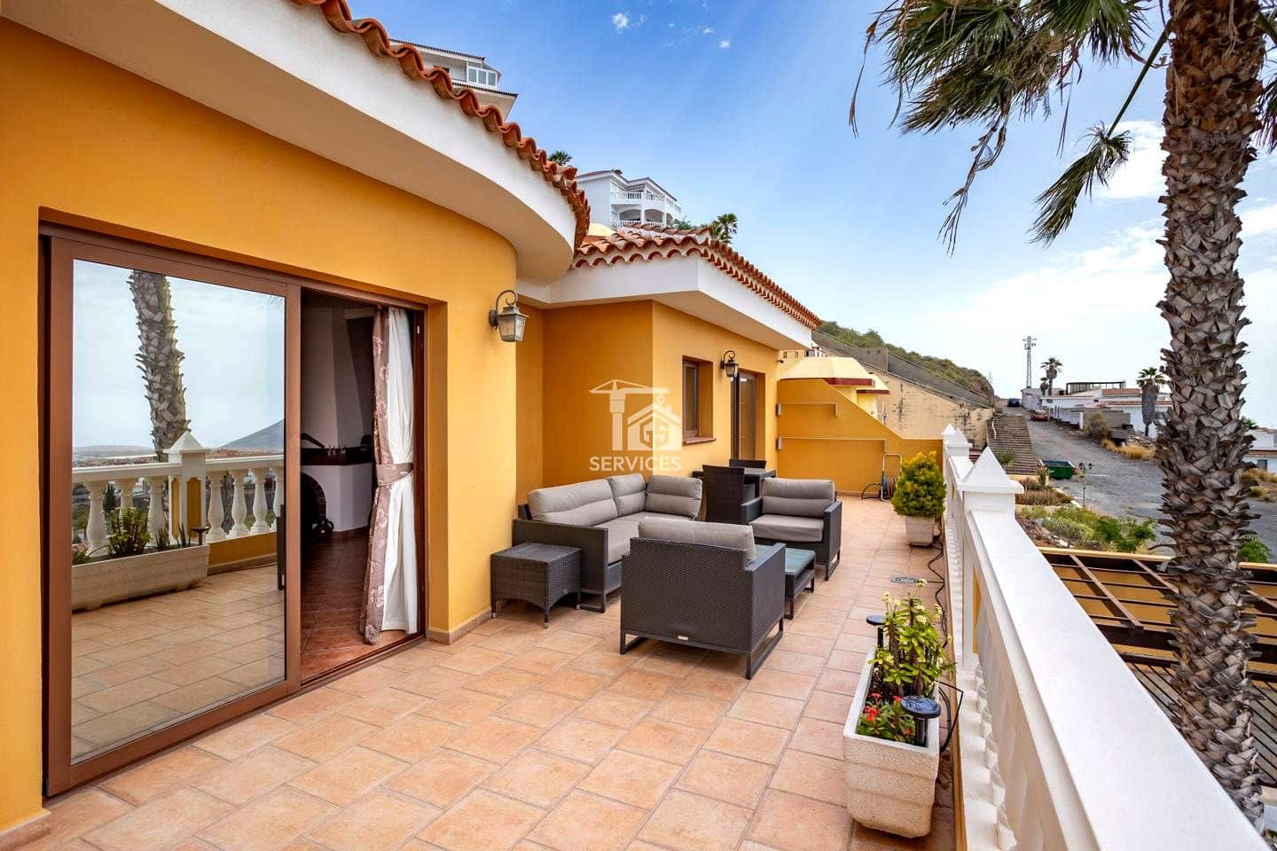 5 soveværelse Villa til salg i San Isidro de Abona med swimmingpool garage - € 699.000 (Ref: 9109834)