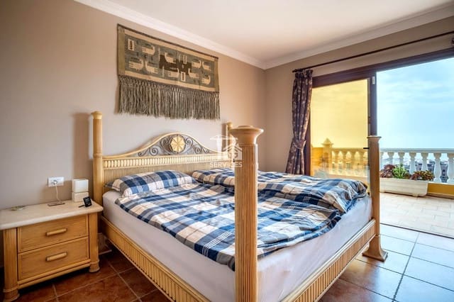 5 Zimmer Villa zu verkaufen in San Isidro de Abona, Granadilla de Abona mit Pool Garage - 699.000 € (Ref: 9109834)