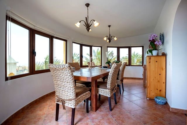 5 Zimmer Villa zu verkaufen in San Isidro de Abona, Granadilla de Abona mit Pool Garage - 699.000 € (Ref: 9109834)