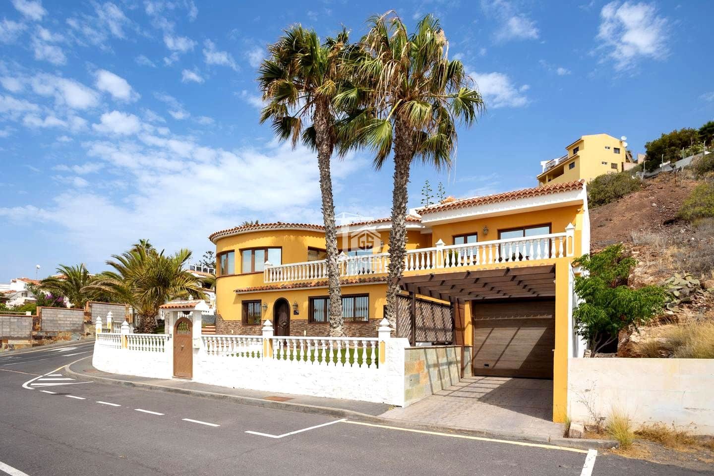 5 soveværelse Villa til salg i San Isidro de Abona med swimmingpool garage - € 699.000 (Ref: 9109834)