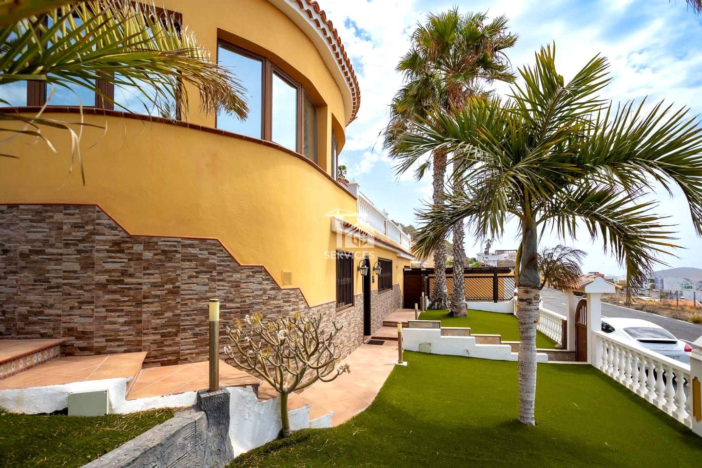 5 soveværelse Villa til salg i San Isidro de Abona med swimmingpool garage - € 699.000 (Ref: 9109834)