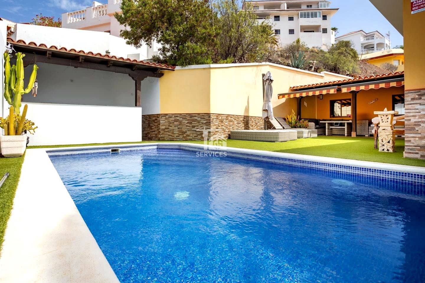 5 soveværelse Villa til salg i San Isidro de Abona med swimmingpool garage - € 699.000 (Ref: 9109834)