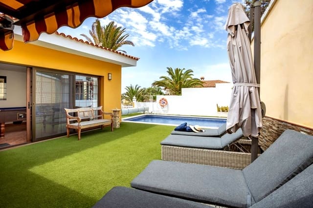 5 soverom Villa til salgs i San Isidro de Abona, Granadilla de Abona med svømmebasseng garasje - € 699 000 (Ref: 9109834)