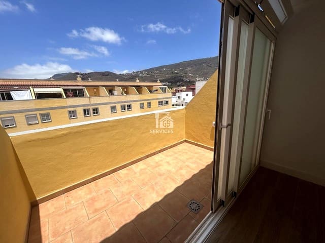 3 soveværelse Villa til salg i Valle de San Lorenzo, Arona med garage - € 330.000 (Ref: 9126480)
